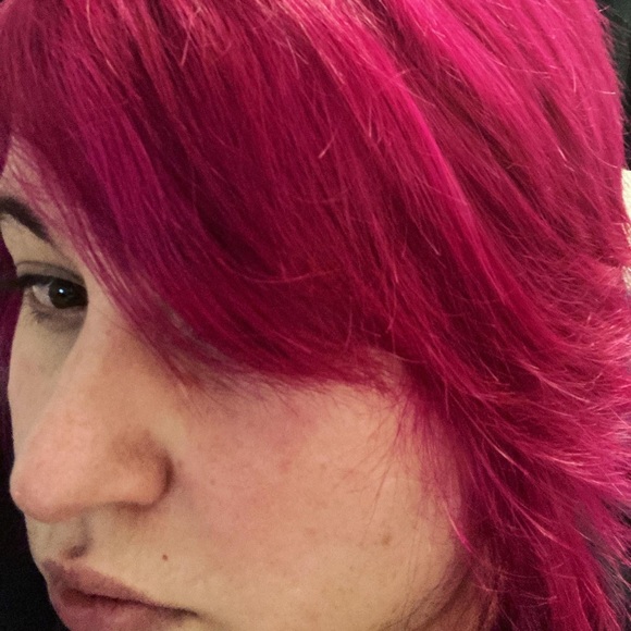 Meet your Posher, Amanda - Picture 2 of 3